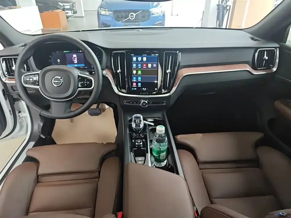 Volvo S60 2024 из CN, фото 10