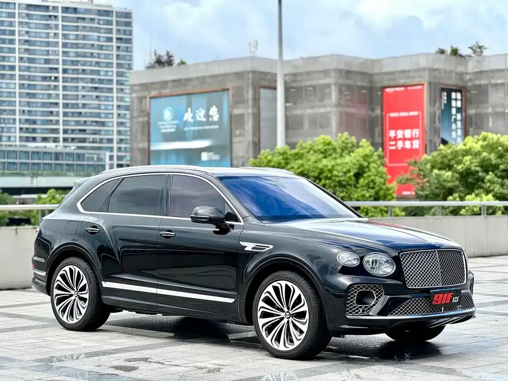 Bentley Bentayga PHEV — фото 3