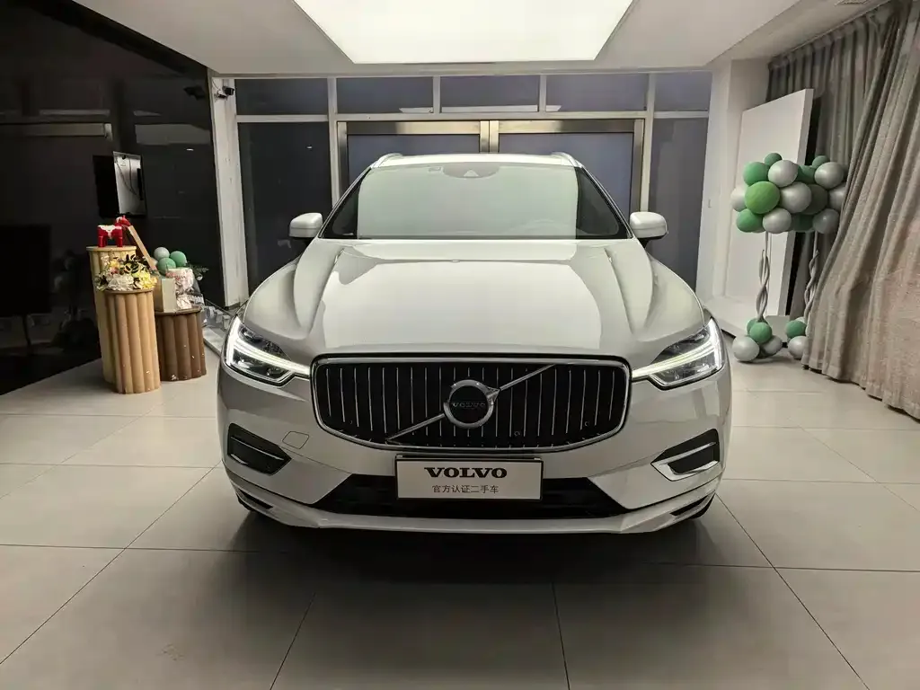 Volvo XC60 — фото 2