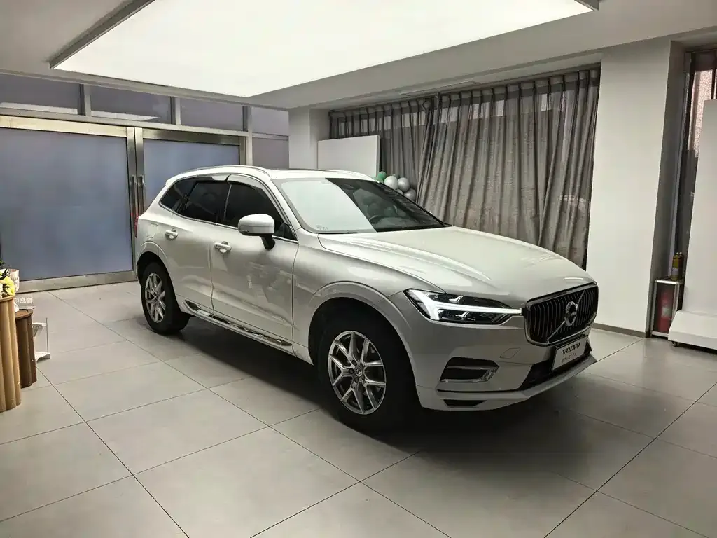 Volvo XC60 — фото 3