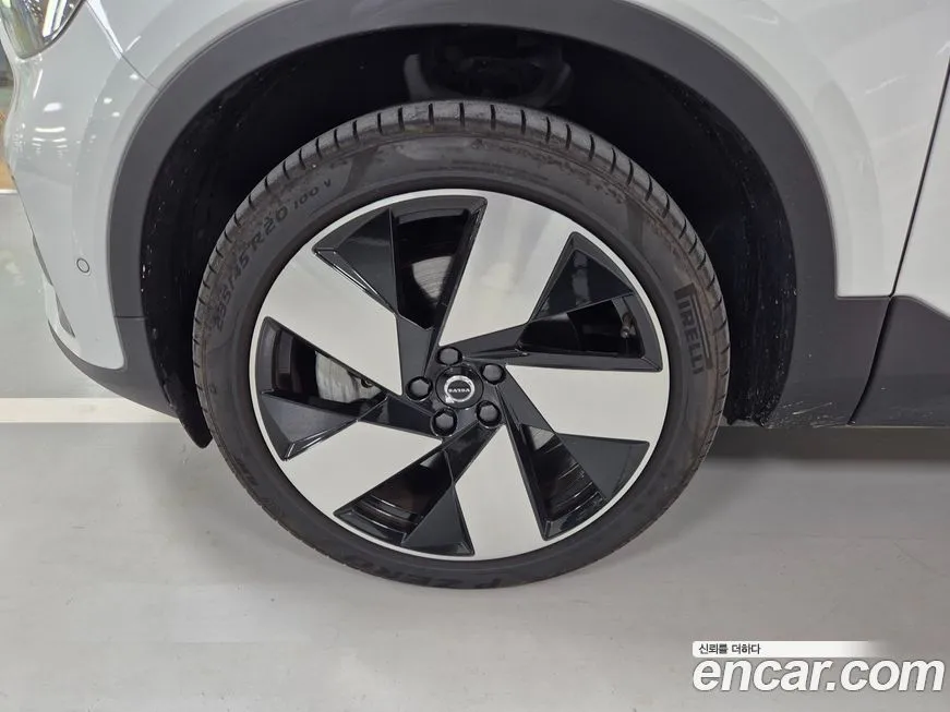 Volvo XC40 2024 из KR, фото 5