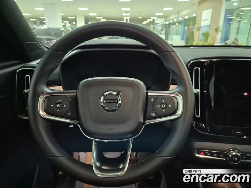Volvo XC40 2024 из KR, фото 7