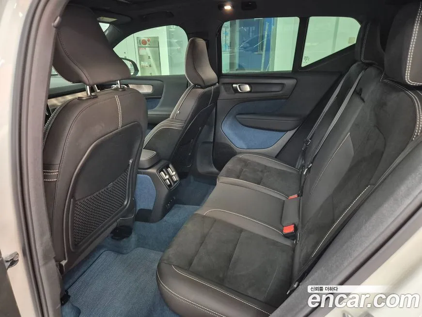 Volvo XC40 2024 из KR, фото 8