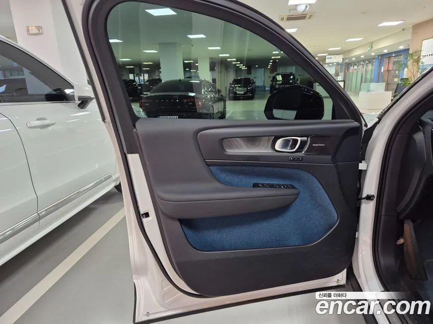 Volvo XC40 2024 из KR, фото 9