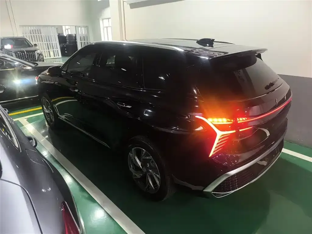 Hongqi HS3 PHEV 2024 из CN, фото 5