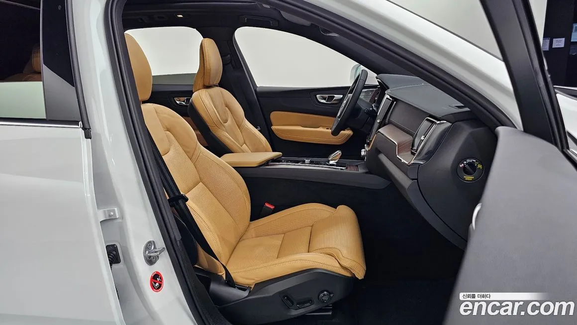 Volvo XC60 2024 из KR, фото 10