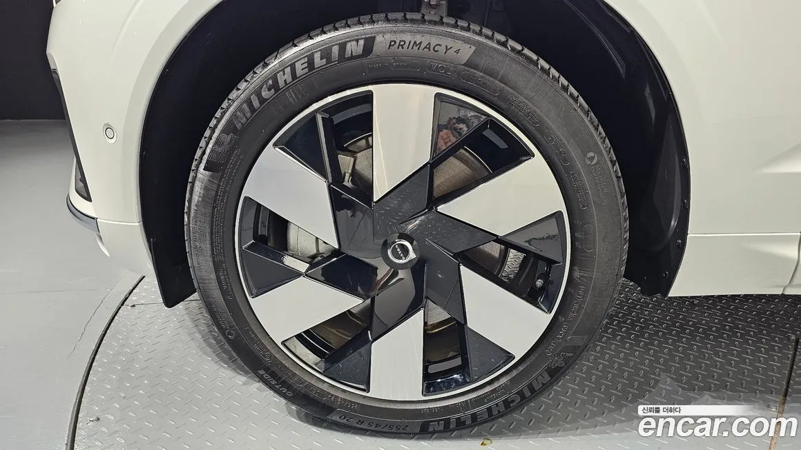 Volvo XC60 2024 из KR, фото 5
