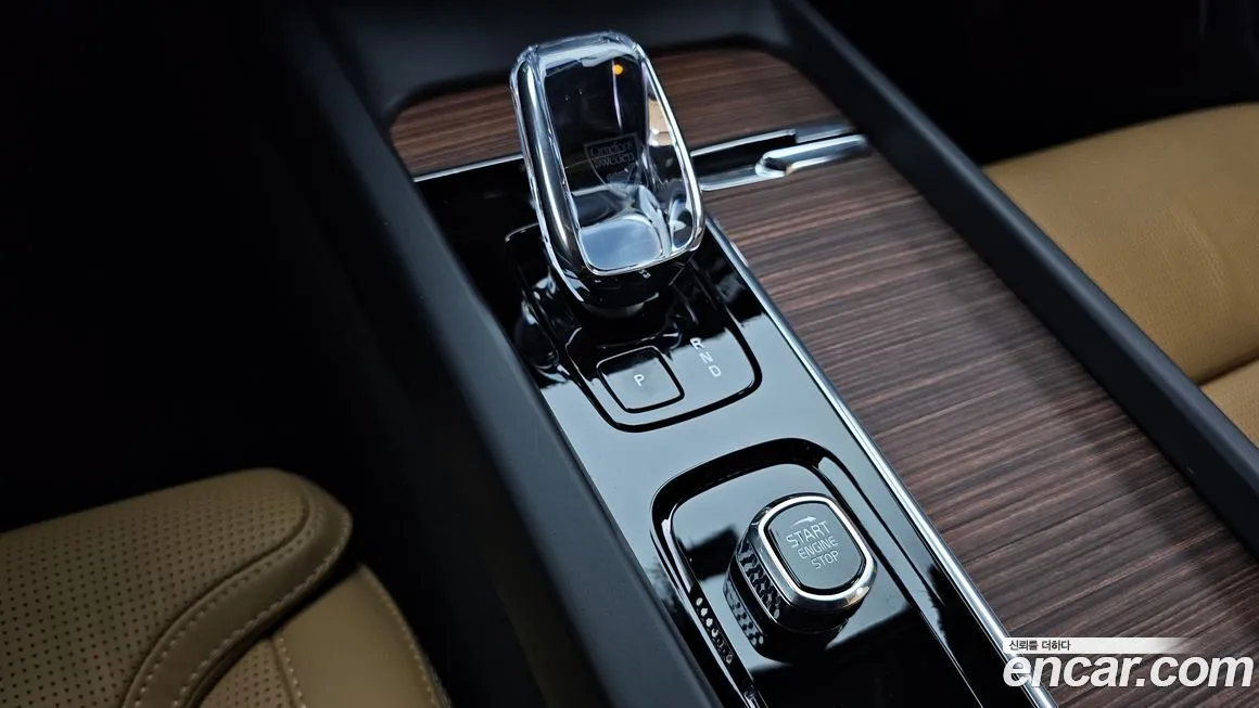 Volvo XC60 2024 из KR, фото 9