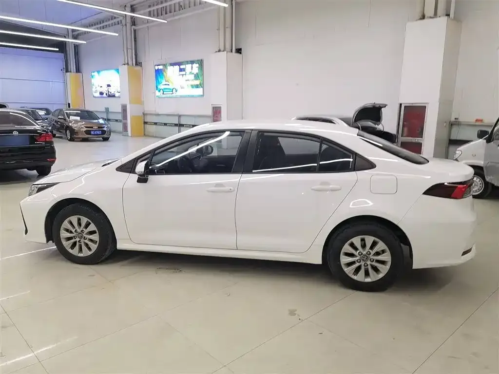 Toyota Corolla 2023 из CN, фото 5