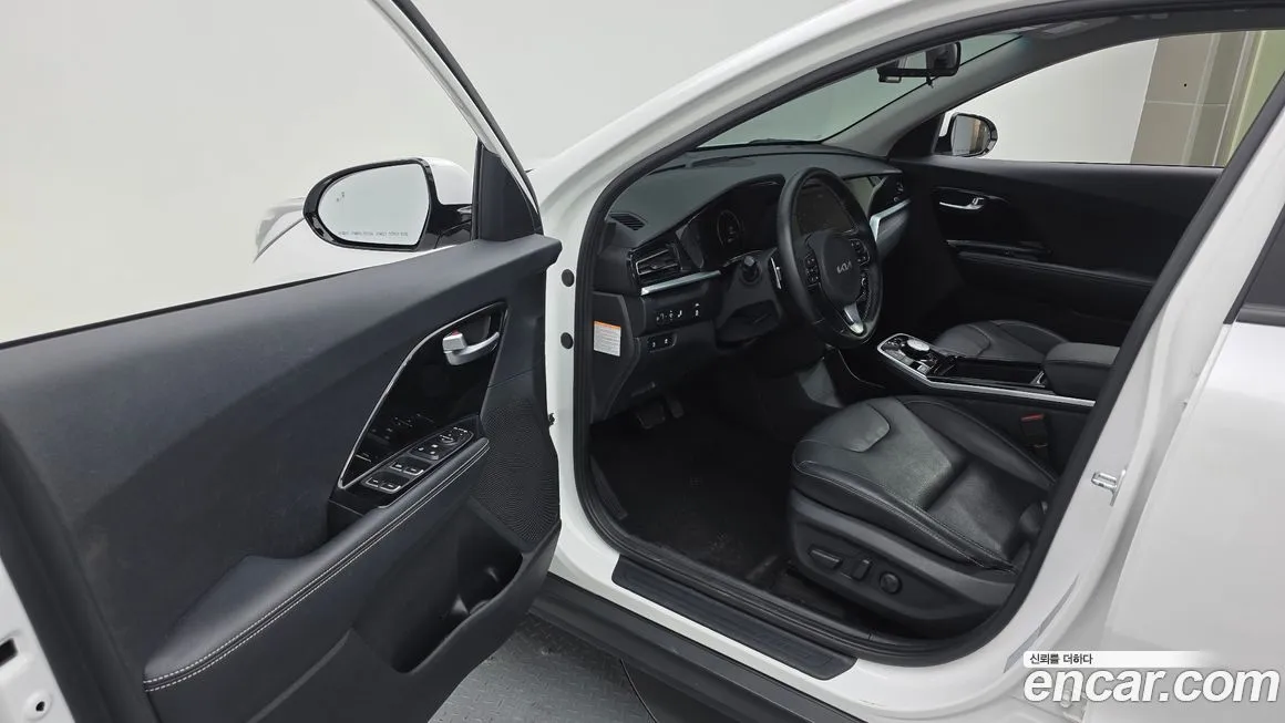 Kia Niro — фото 10