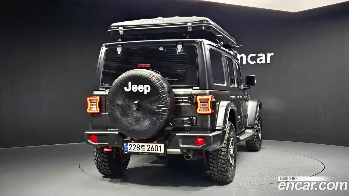 Jeep Wrangler 2023 из KR, фото 4