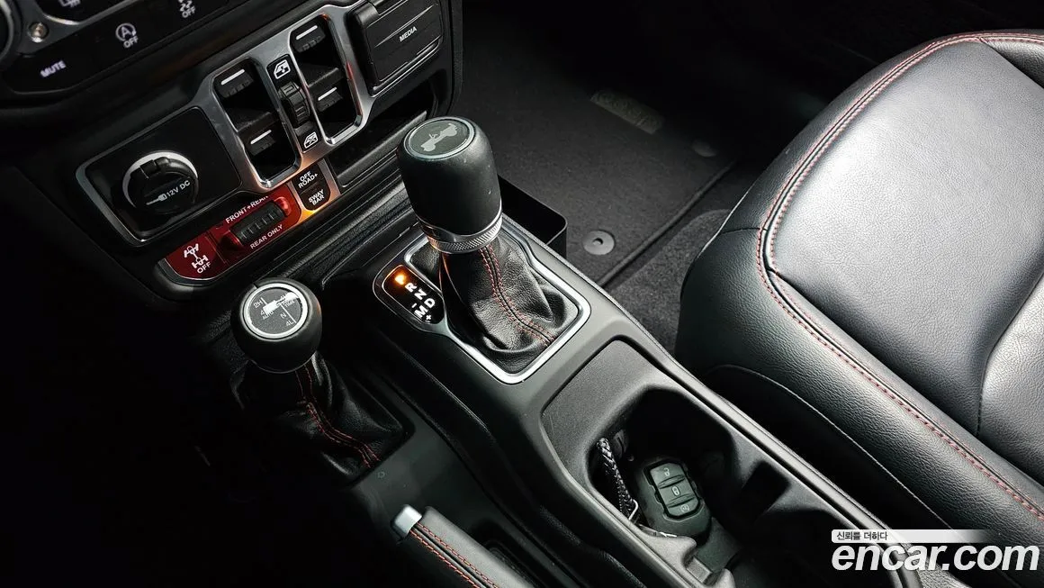 Jeep Wrangler 2023 из KR, фото 9
