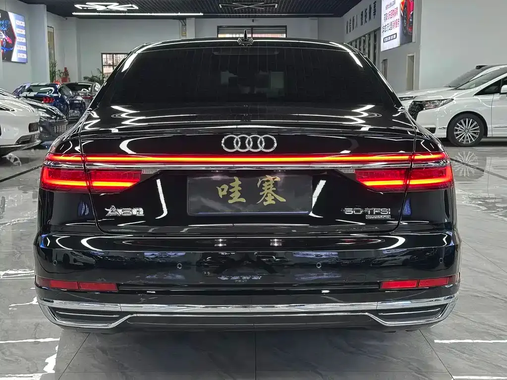 Audi A8 2022 из CN, фото 4