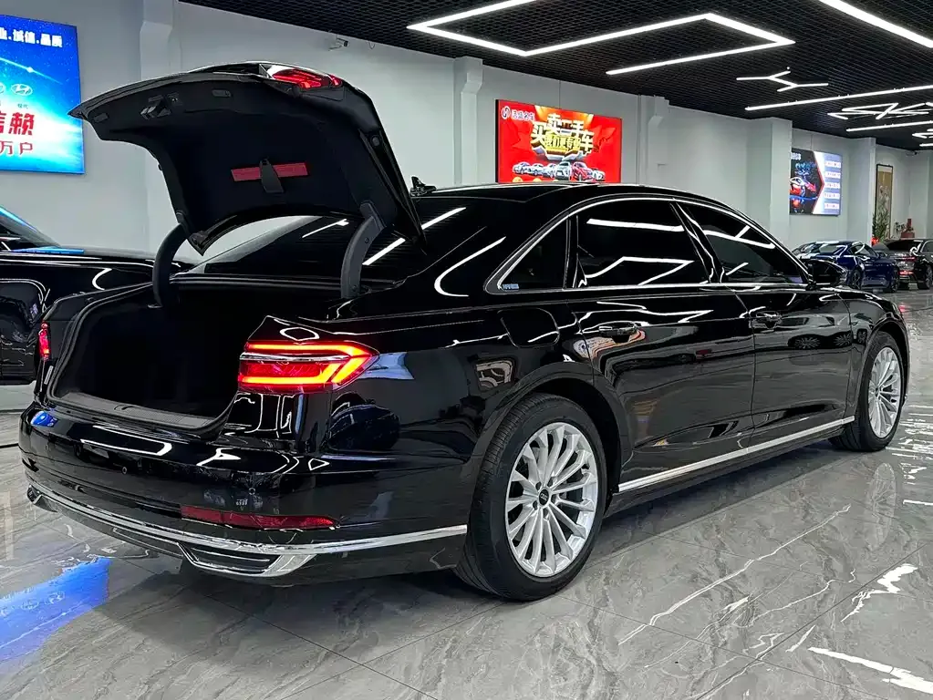 Audi A8 2022 из CN, фото 5