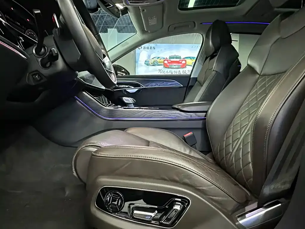 Audi A8 2022 из CN, фото 7