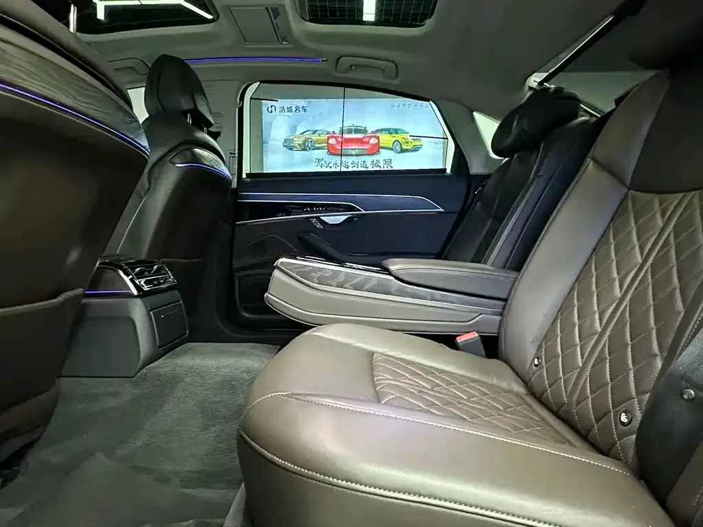 Audi A8 2022 из CN, фото 9