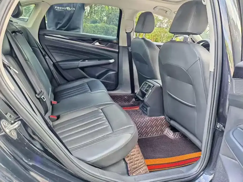 Volkswagen Passat — фото 5
