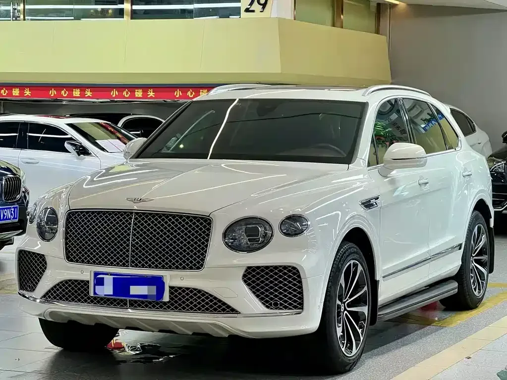 Bentley Bentayga 2021 из CN, фото 2