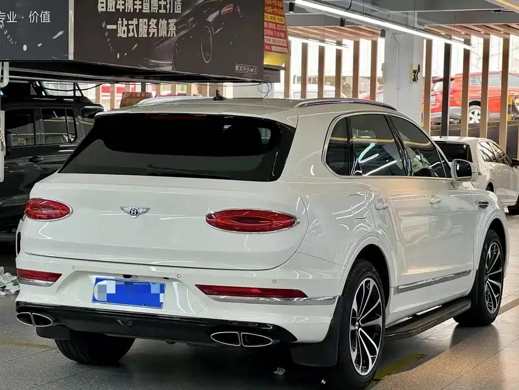 Bentley Bentayga 2021 из CN, фото 4