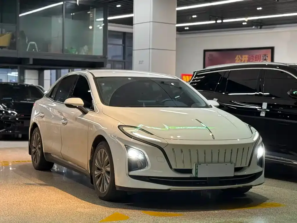 Hongqi E-QM5 — фото 3