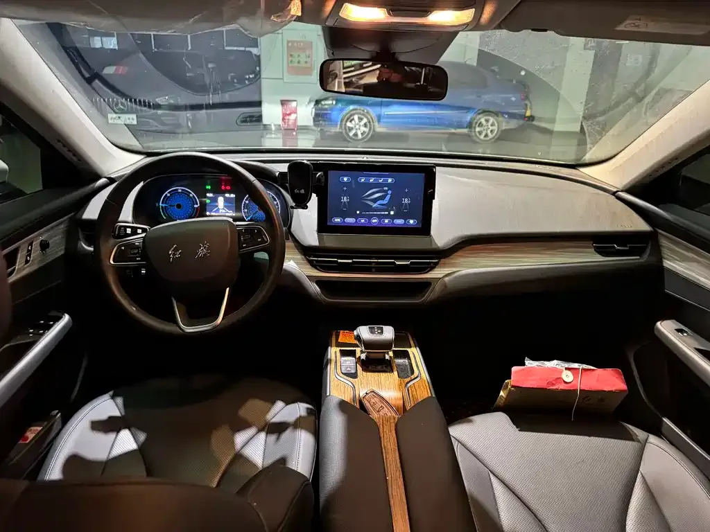 Hongqi E-QM5 — фото 9