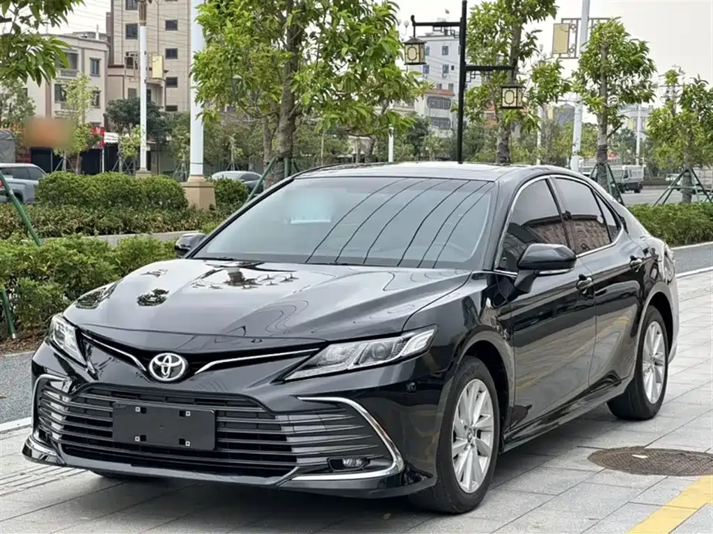 Toyota Camry 2023 из CN, фото 1