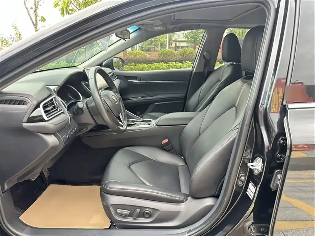 Toyota Camry 2023 из CN, фото 8