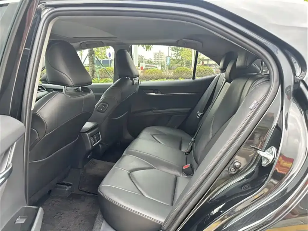 Toyota Camry 2023 из CN, фото 9