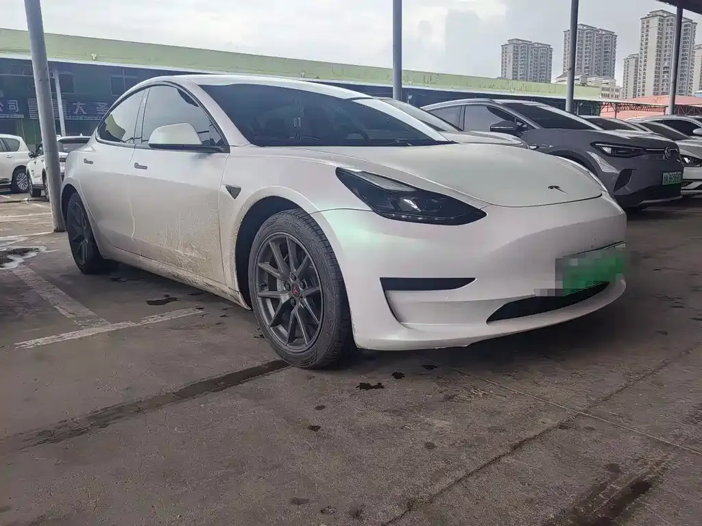 Tesla Model 3 — фото 3