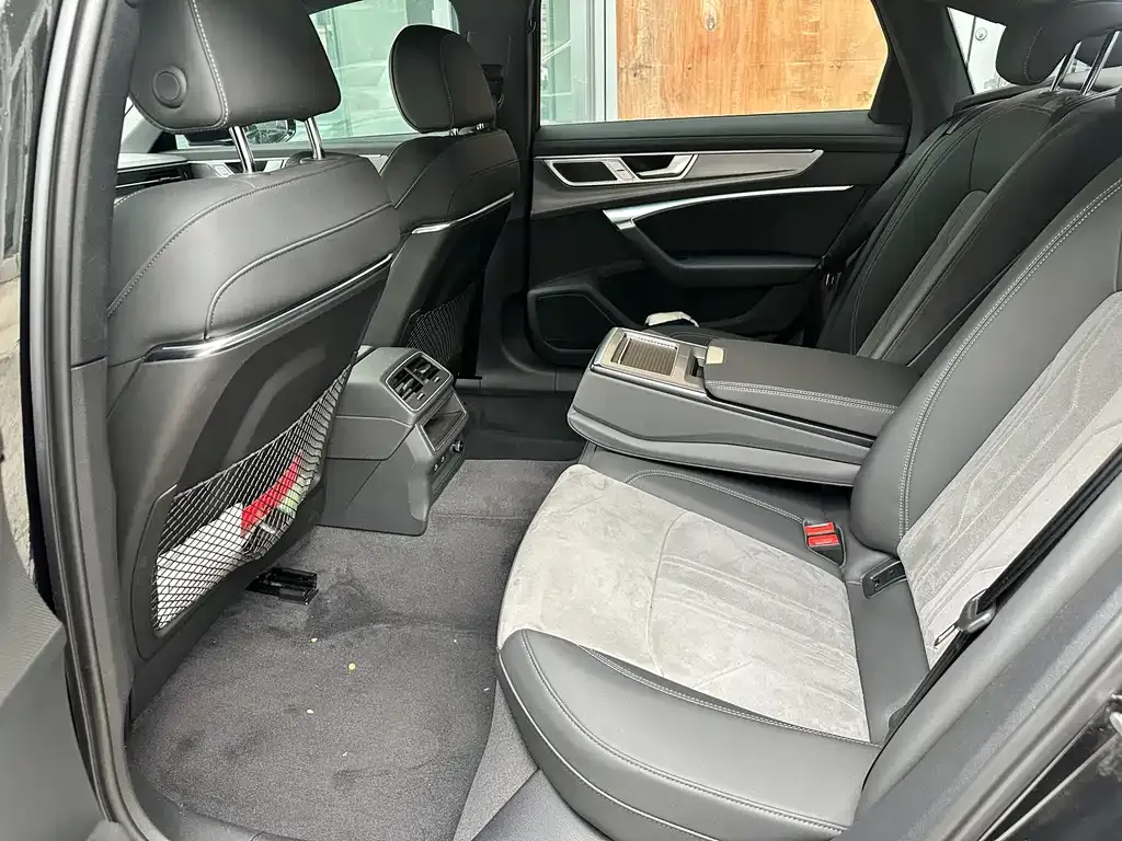 Audi A6L 2024 из CN, фото 10
