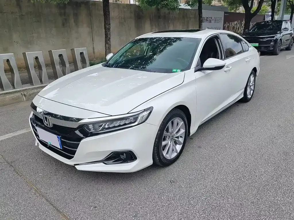 Honda Accord — фото 1