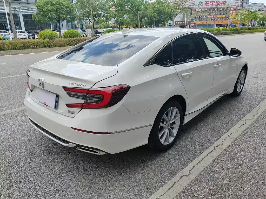 Honda Accord — фото 5