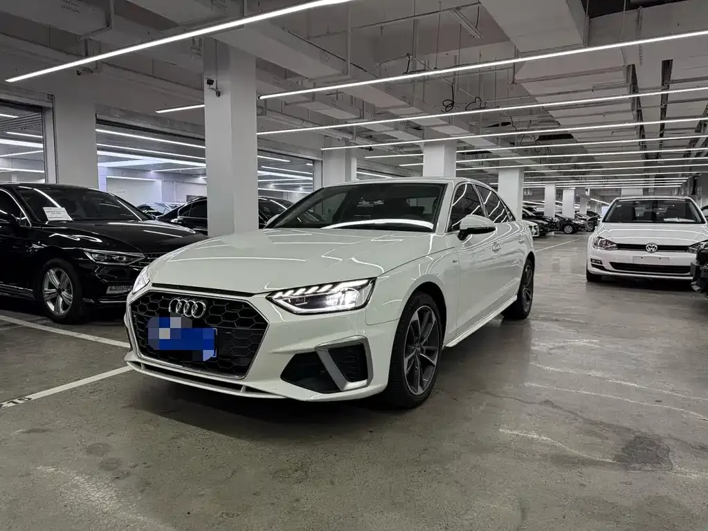 Audi A4L 2021 из CN, фото 1