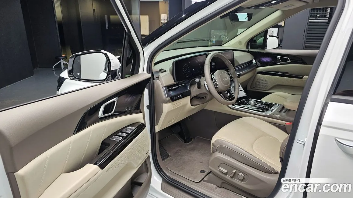 Kia Carnival — фото 10