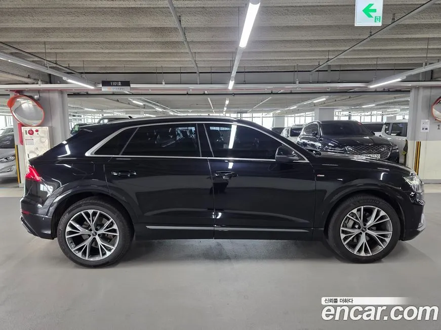 Audi Q8 2021 из KR, фото 4