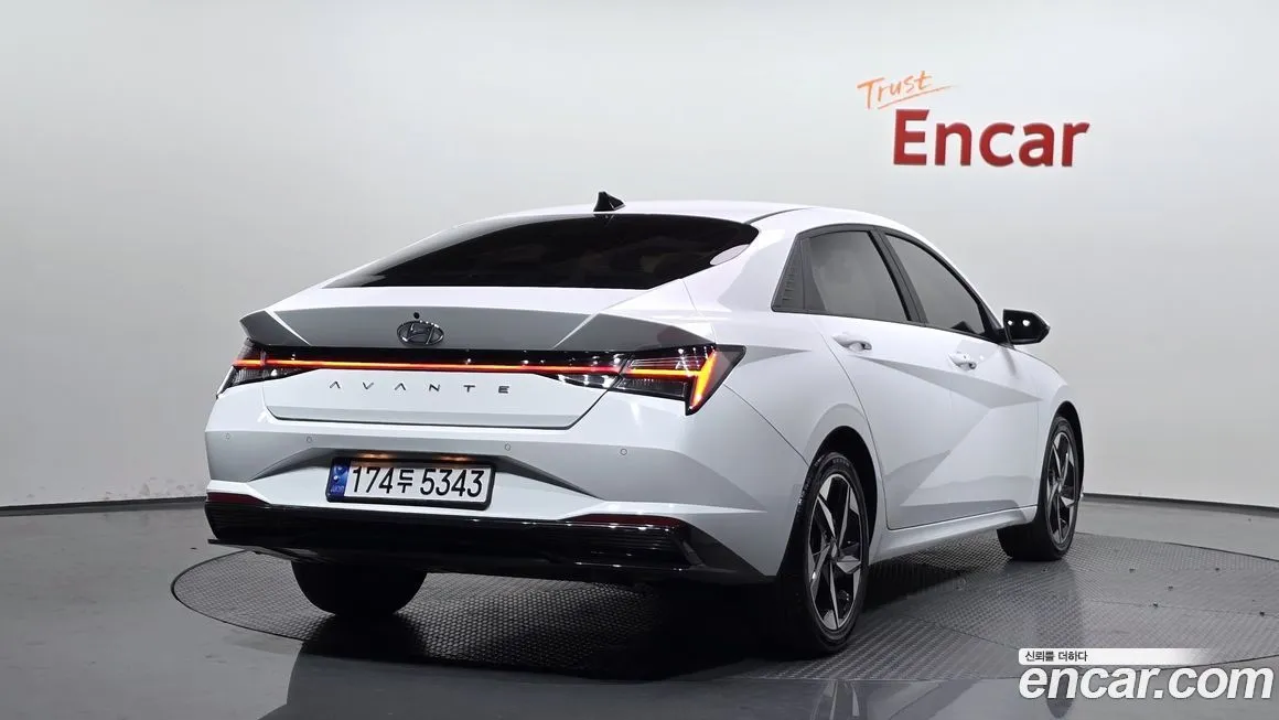 Hyundai AVANTE — фото 2