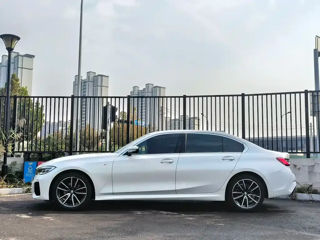 BMW 3 Series 2021 из CN, фото 4