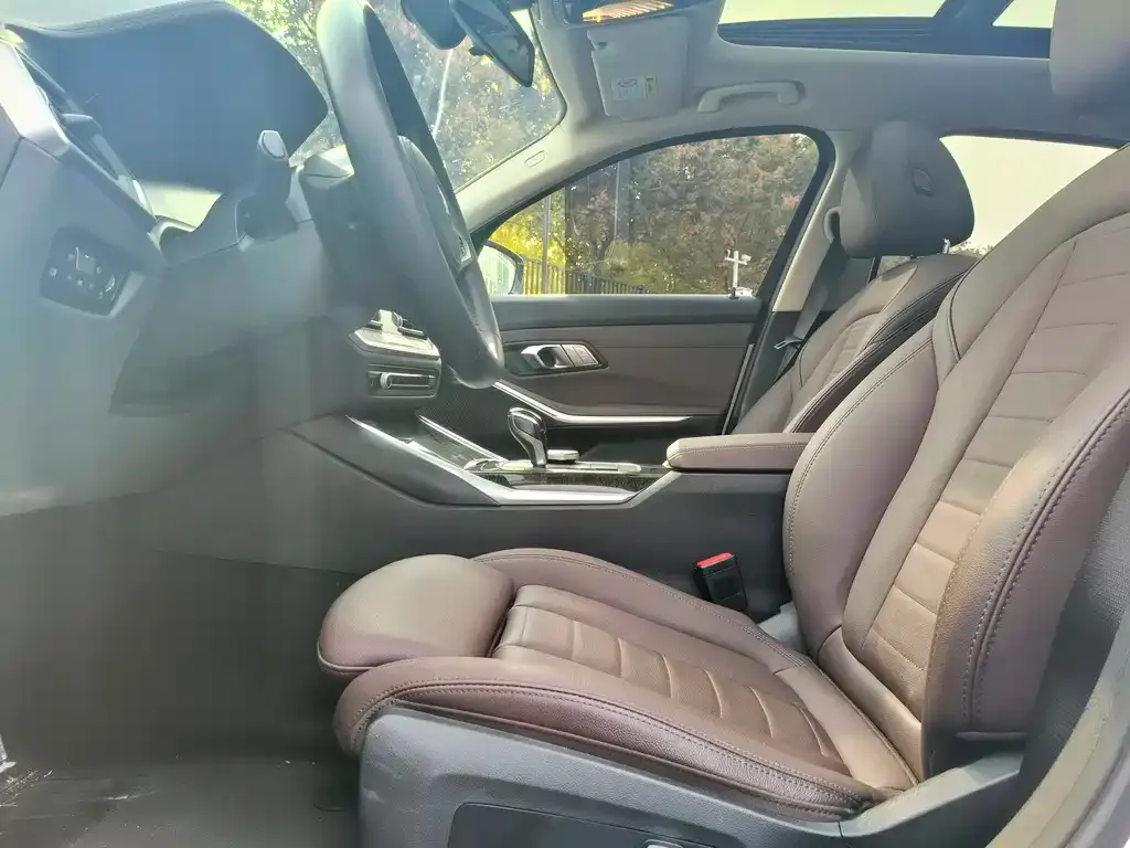 BMW 3 Series 2021 из CN, фото 9