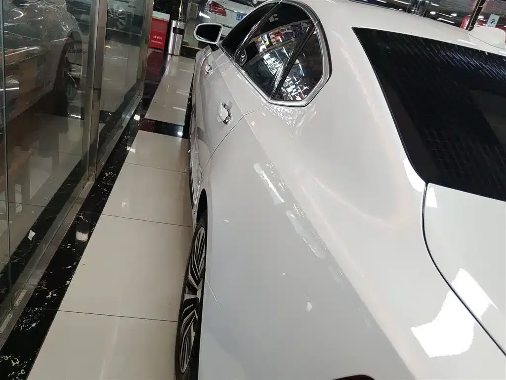 Volvo S90 2023 из CN, фото 5