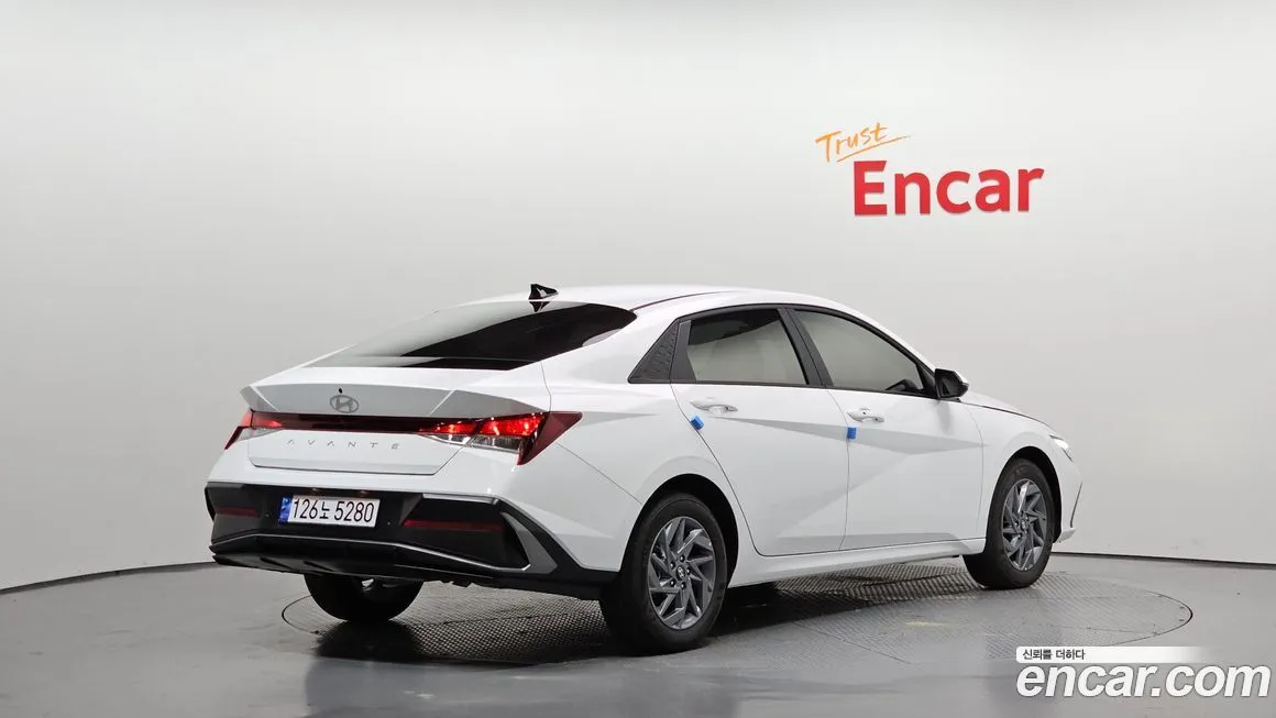 Hyundai AVANTE — фото 2