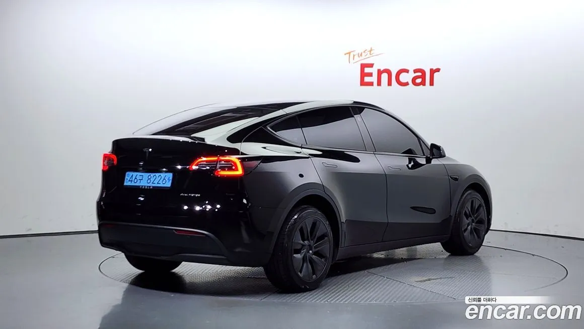 Tesla Model Y 2024 из KR, фото 2