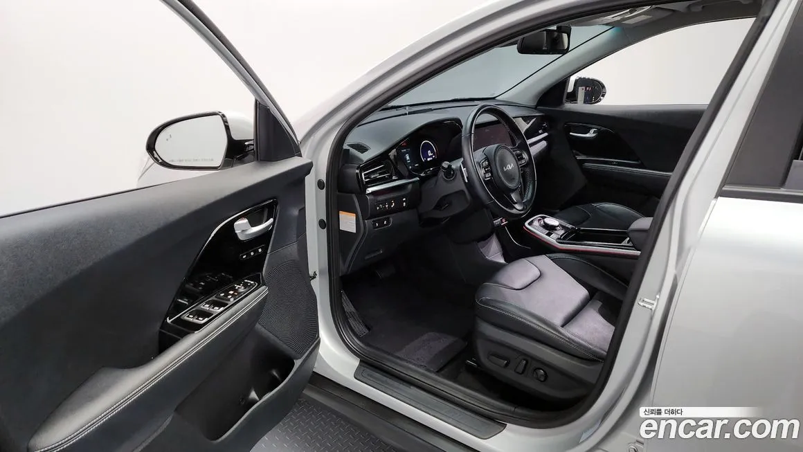 Kia Niro — фото 10