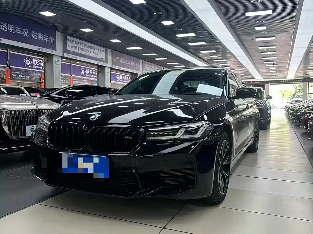 BMW 5 Series 2022 из CN, фото 1