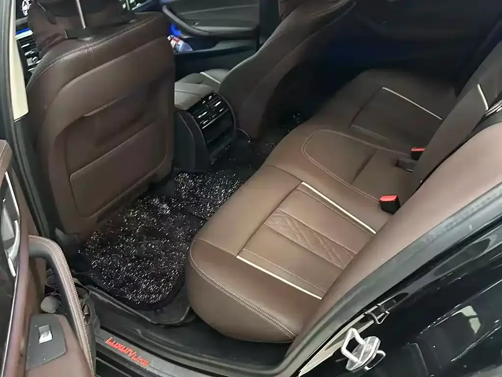 BMW 5 Series 2022 из CN, фото 7