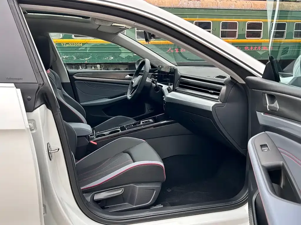 Volkswagen Lamando 2024 из CN, фото 7