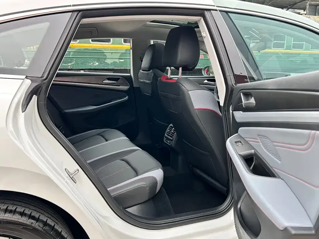 Volkswagen Lamando 2024 из CN, фото 8