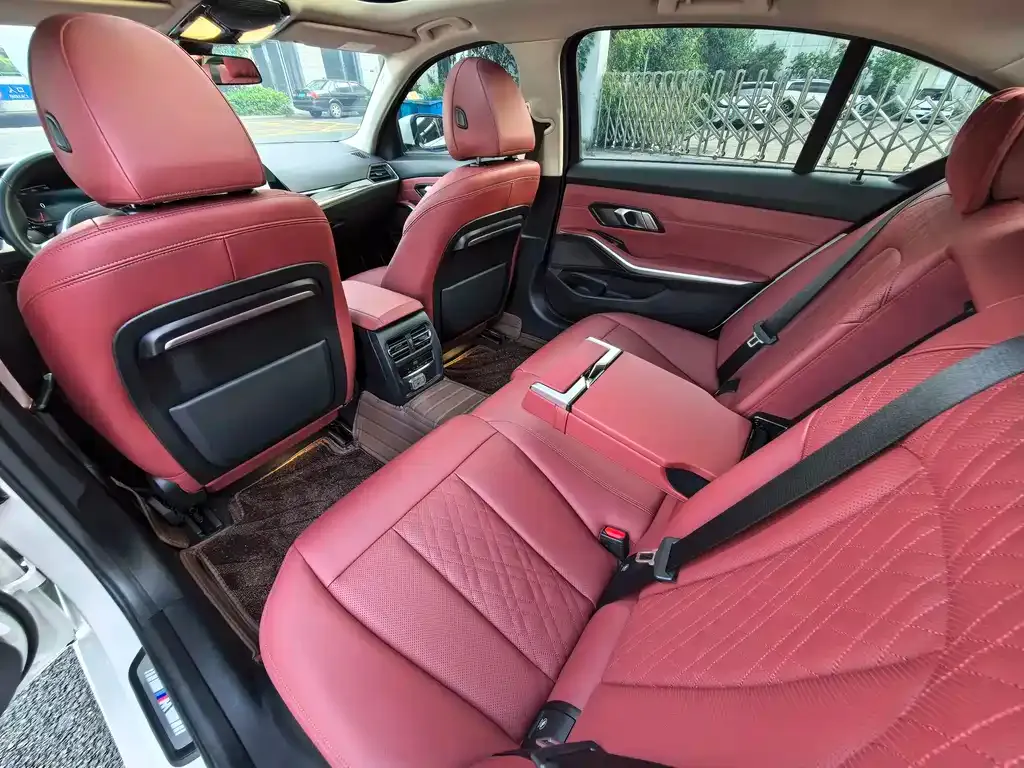 BMW 3 Series 2022 из CN, фото 10