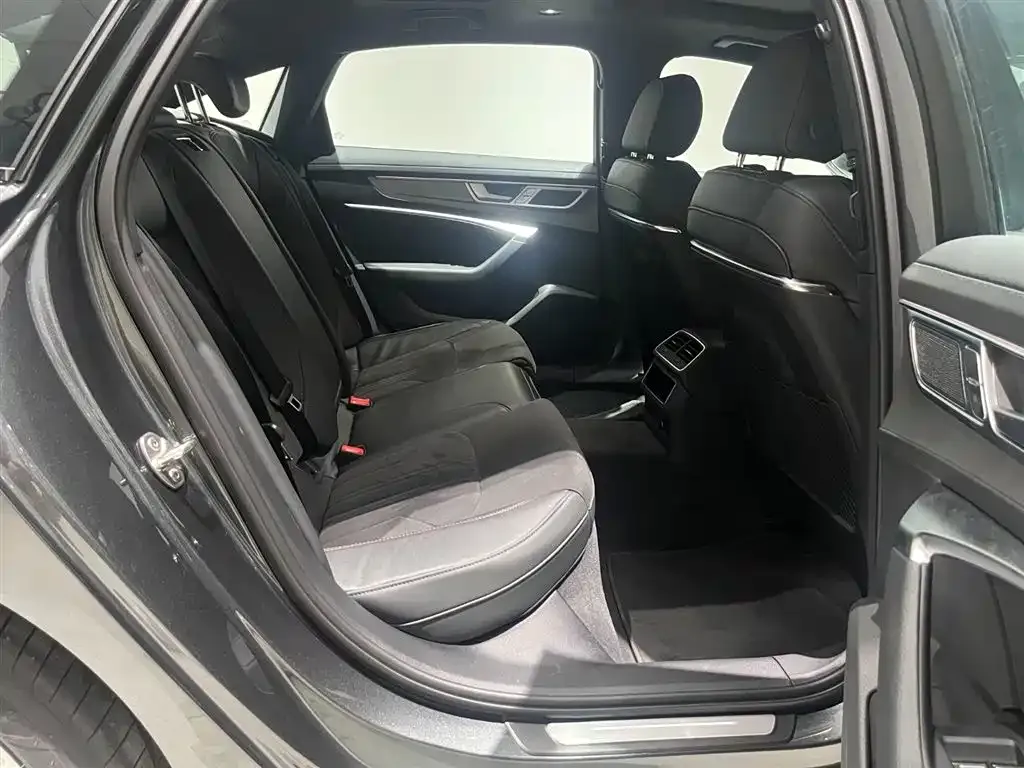 Audi A6L 2024 из CN, фото 10