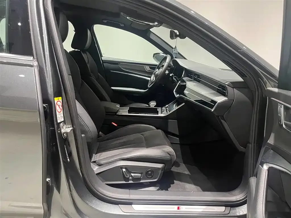 Audi A6L 2024 из CN, фото 9