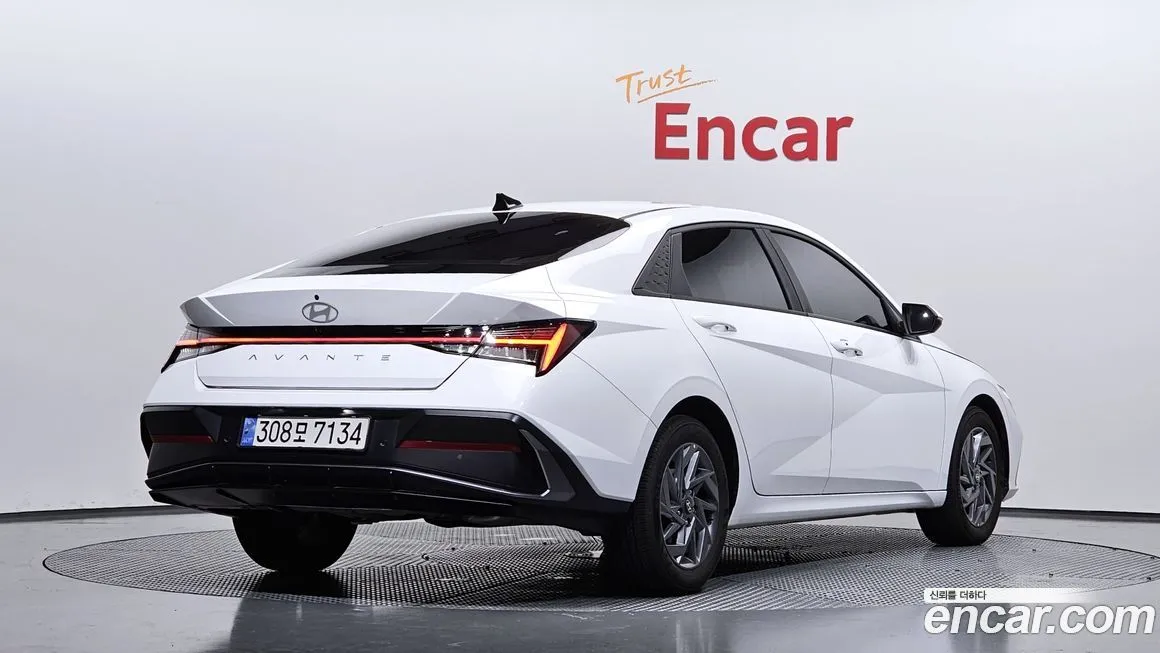 Hyundai AVANTE — фото 2